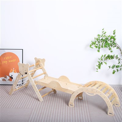 Lezenie dreveného trojuholníka